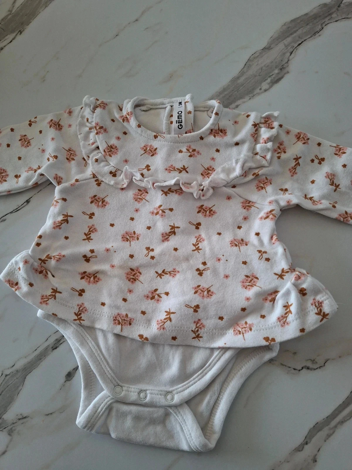 Tee-shirt manches longues avec body intégrée taille 3 mois - Gémo – photo 2